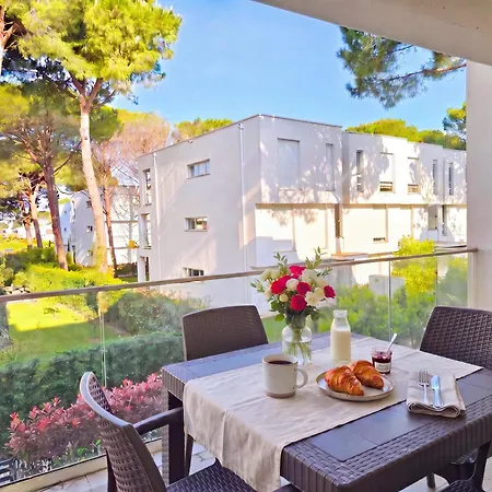 Beachside Apartment