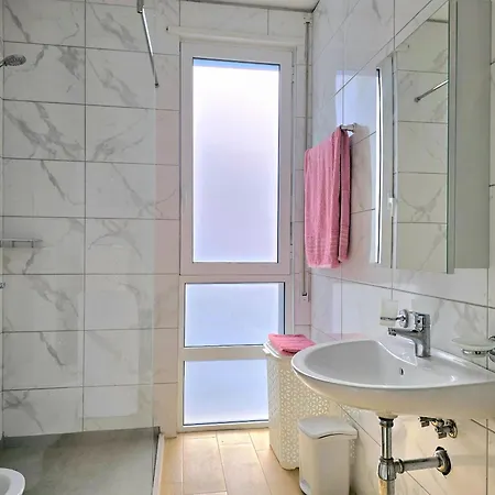 Beachside Apartamento Plazhi San Pietro