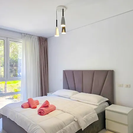 Beachside Apartamento Plazhi San Pietro