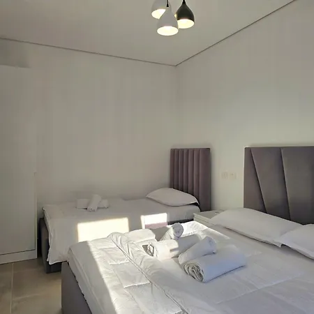 Beachside Plazhi San Pietro